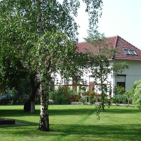Roza Hotel Es Apartmanhaz Esztergom Exterior photo