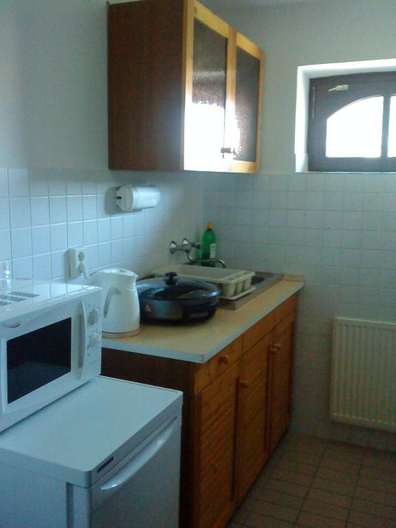 Roza Hotel Es Apartmanhaz Esztergom Room photo