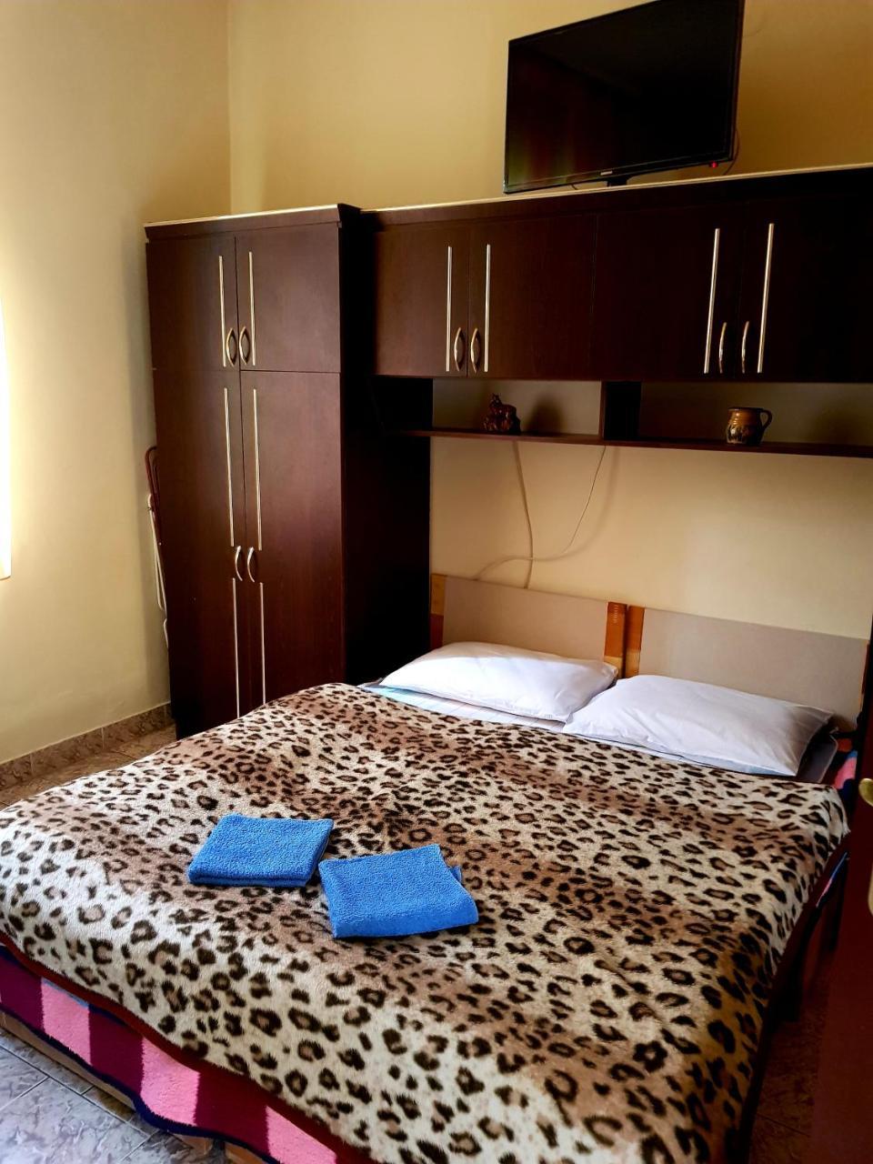 Roza Hotel Es Apartmanhaz Esztergom Exterior photo