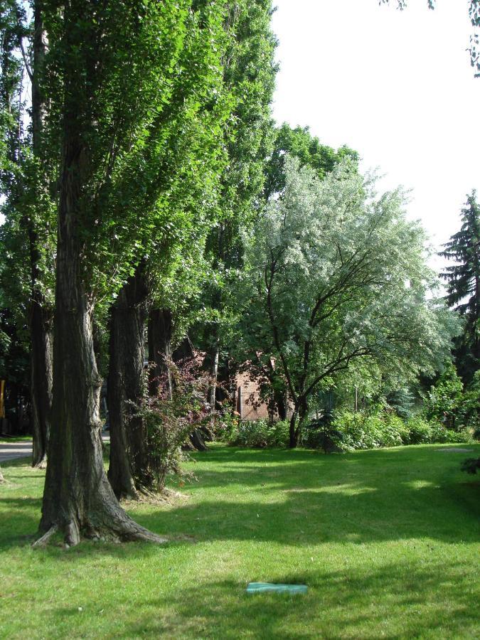 Roza Hotel Es Apartmanhaz Esztergom Exterior photo